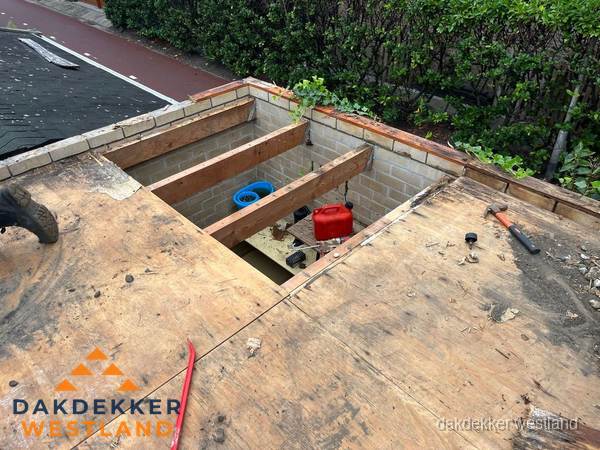 Plat dak vervangen met open constructie in Westland