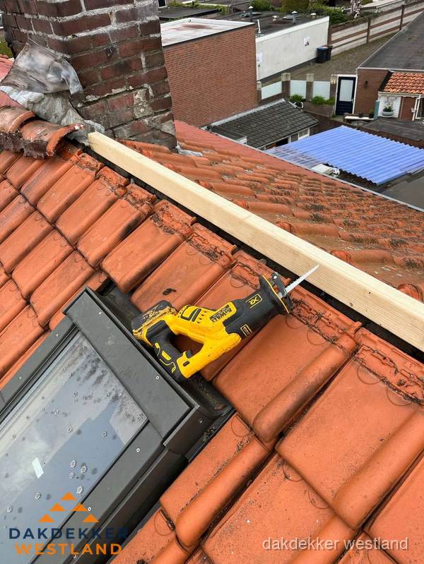 Kosten dak vervangen: werkzaamheden aan pannendak in Westland Kosten dak vervangen: werkzaamheden aan pannendak in Westland