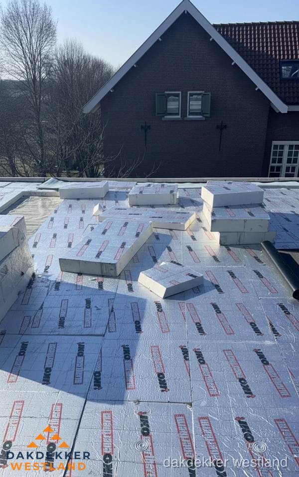 IKO PIR isolatieplaten op plat dak in Westland IKO PIR isolatieplaten op plat dak in Westland