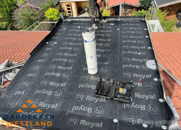 Dakrenovatie met Royal onderdak op plat dak in Westland Dakrenovatie met Royal onderdak op plat dak in Westland